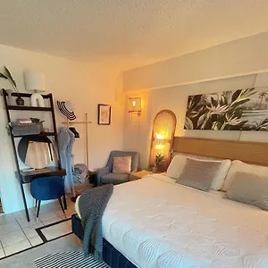 Seashore Waikiki 1 Block From A No Fees Apartment